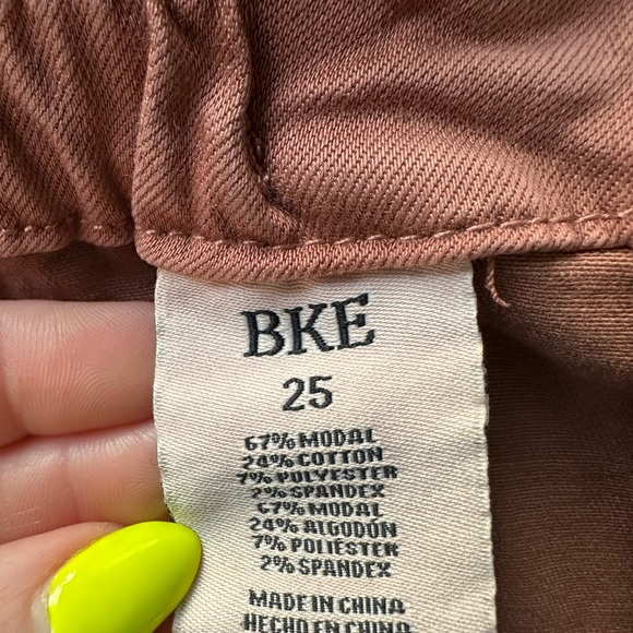BKE Women’s Shorts - Picture 7 of 7